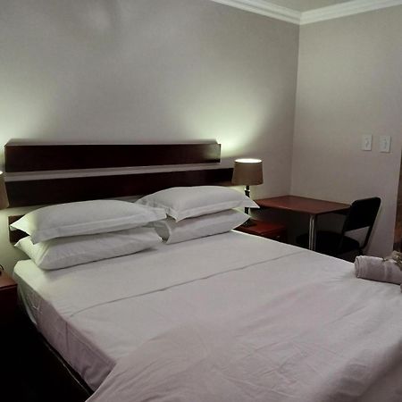 Hotel Blue Sky Manor Roodepoort Exterior foto